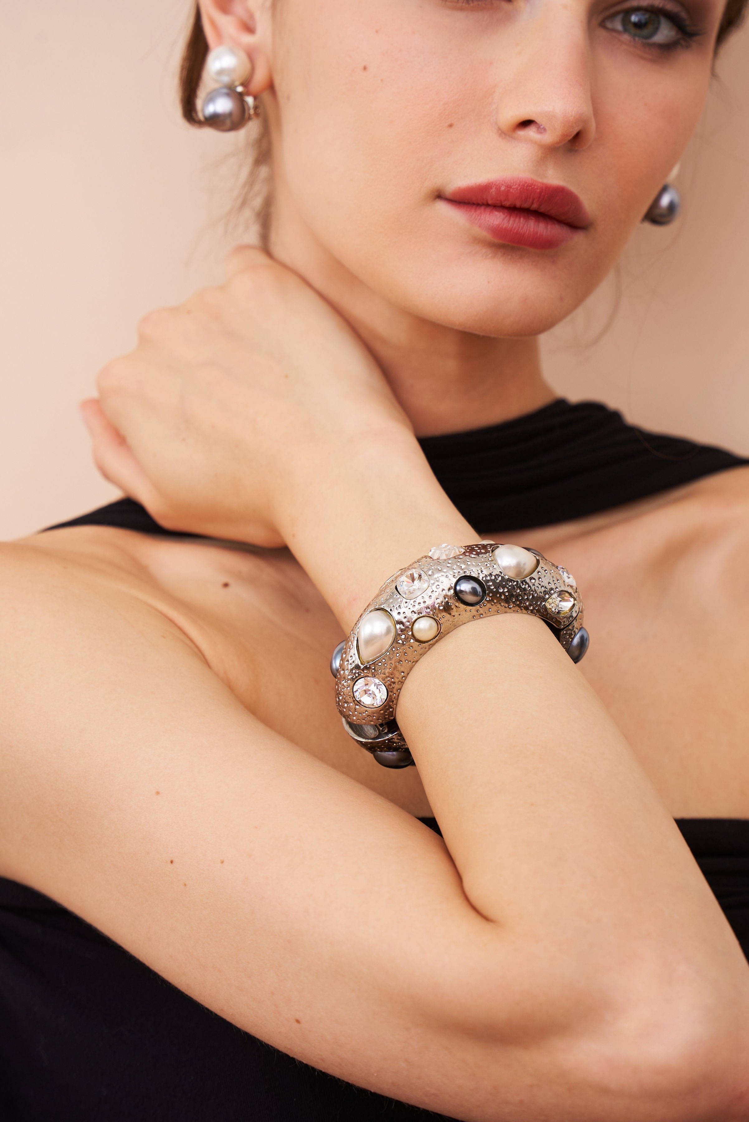 Two-Tone Pearl Bangle Bracelet - Light Antique Silver